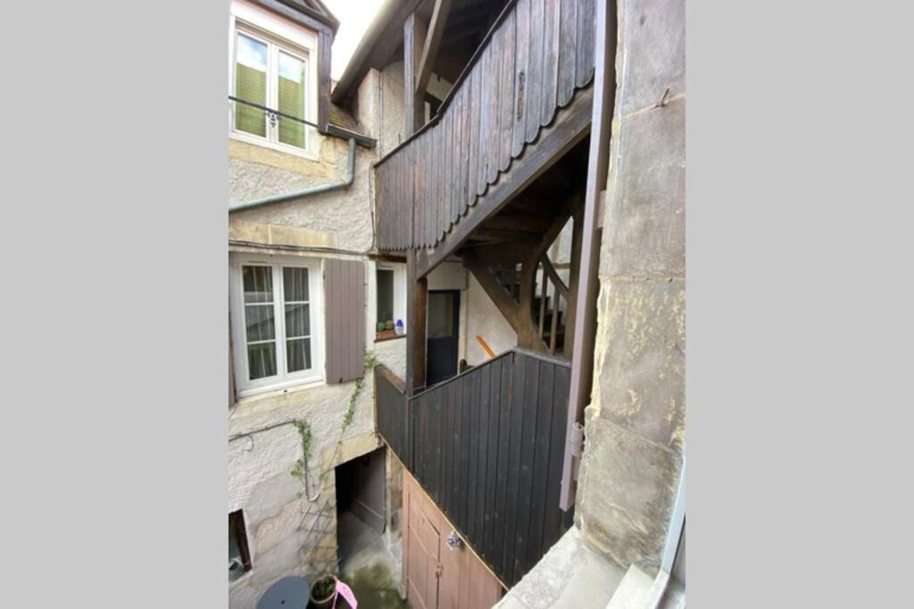 Le Puits Du Bourg Apartment
